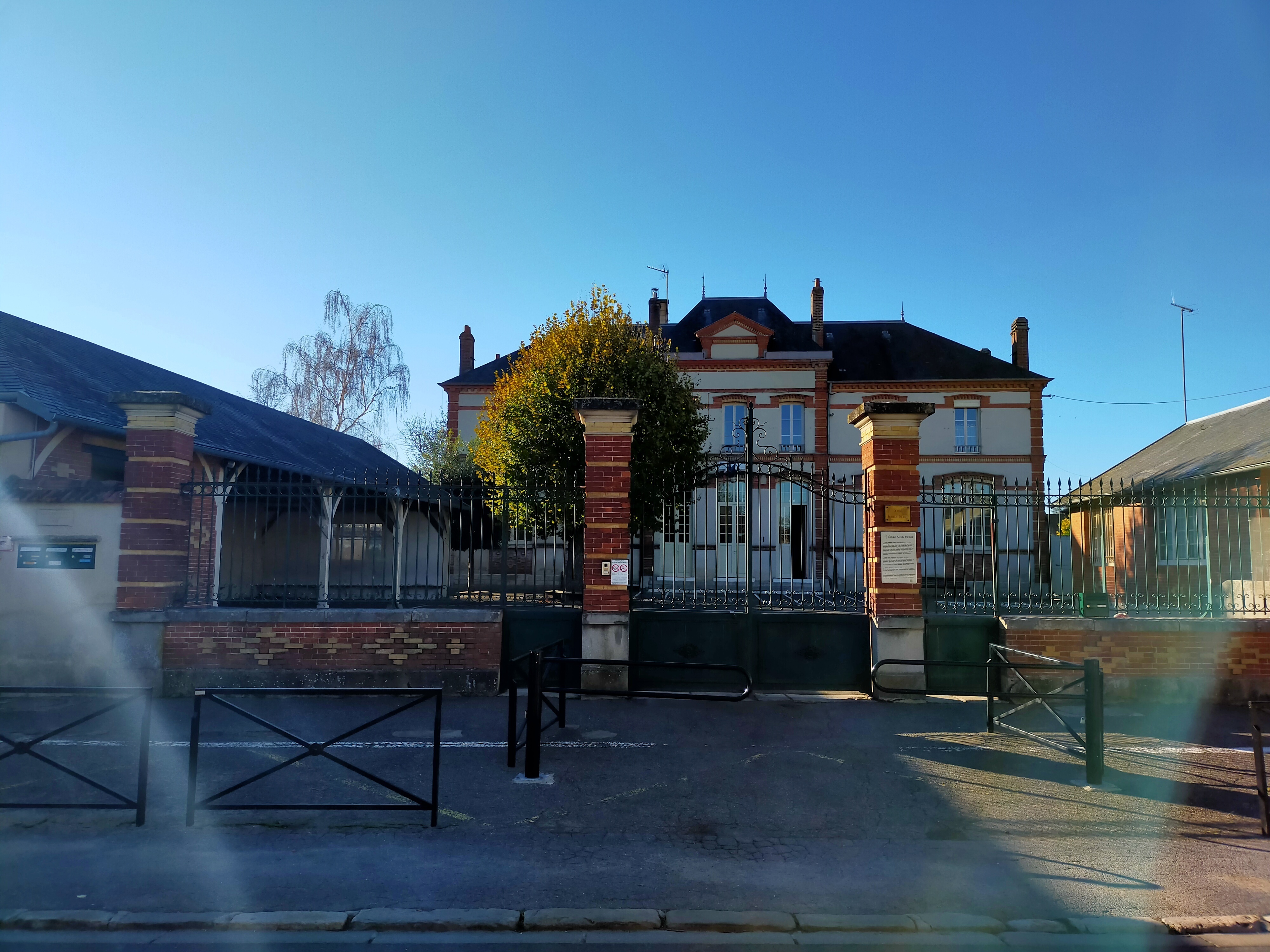 Ecole Achille Pierre